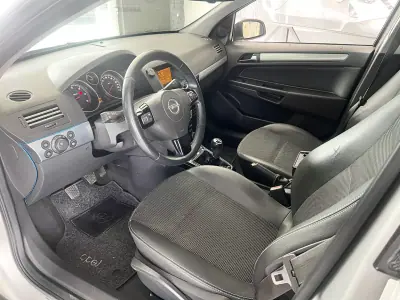Opel Astra Caravan 2009 - 5600 EUR, 289204 km - AUTO.MOTO.pt - 289204km - foto 6 de 19