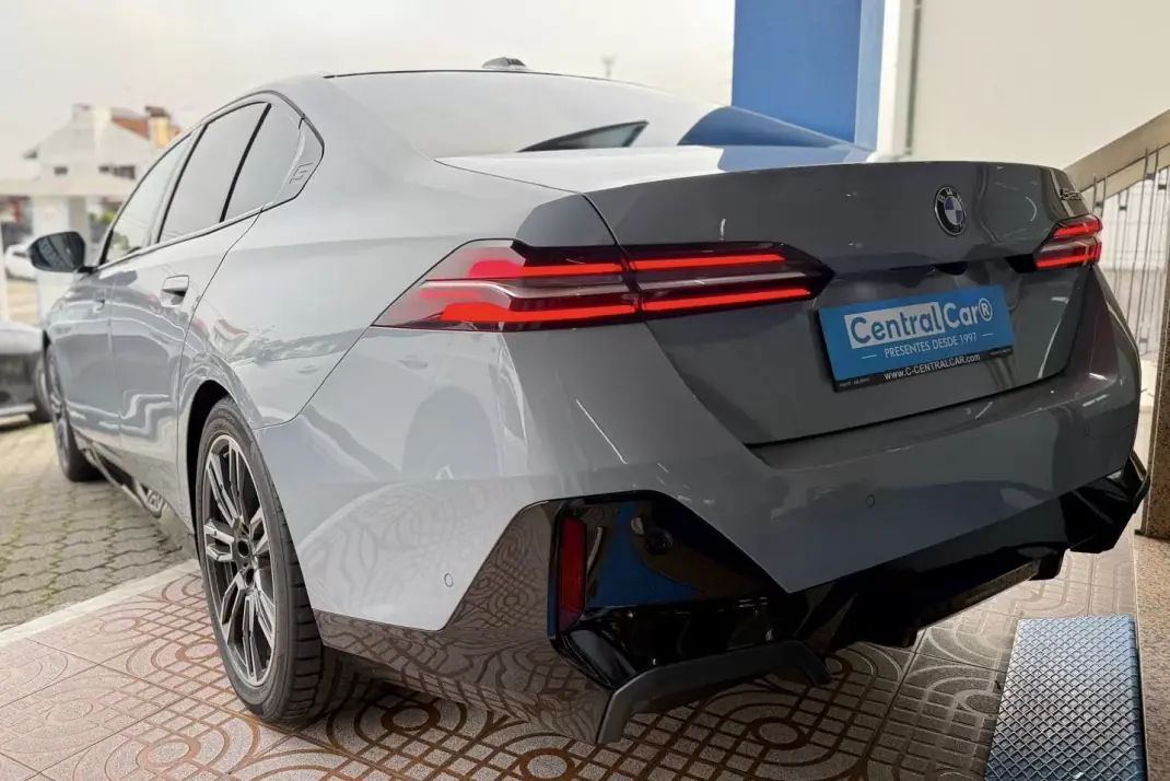 BMW 520 2024 - 52450 EUR, 45000 km - AUTO.MOTO.pt - 45000km - foto 8 de 27