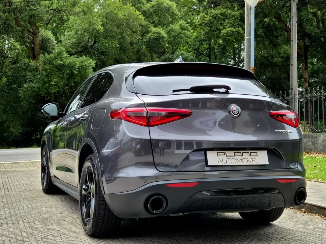 Alfa Romeo Stelvio 2017 - 19900 EUR, 183000 km - 183000km - foto 8 de 23