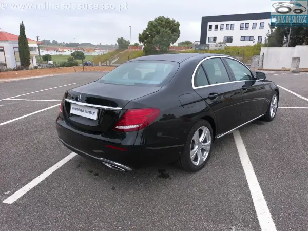 Mercedes-Benz E 220 2017 - 24500 EUR, 181000 km - AUTO.MOTO.pt - 181000km - foto 17 de 20