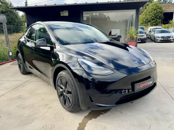 Tesla Model Y 2024 - 37999 EUR, 35000 km - AUTO.MOTO.pt - 35000km - foto 10 de 22
