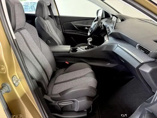 Peugeot 3008 2017 - 18500 EUR, 155000 km - AUTO.MOTO.pt - 155000km - foto 30 de 112