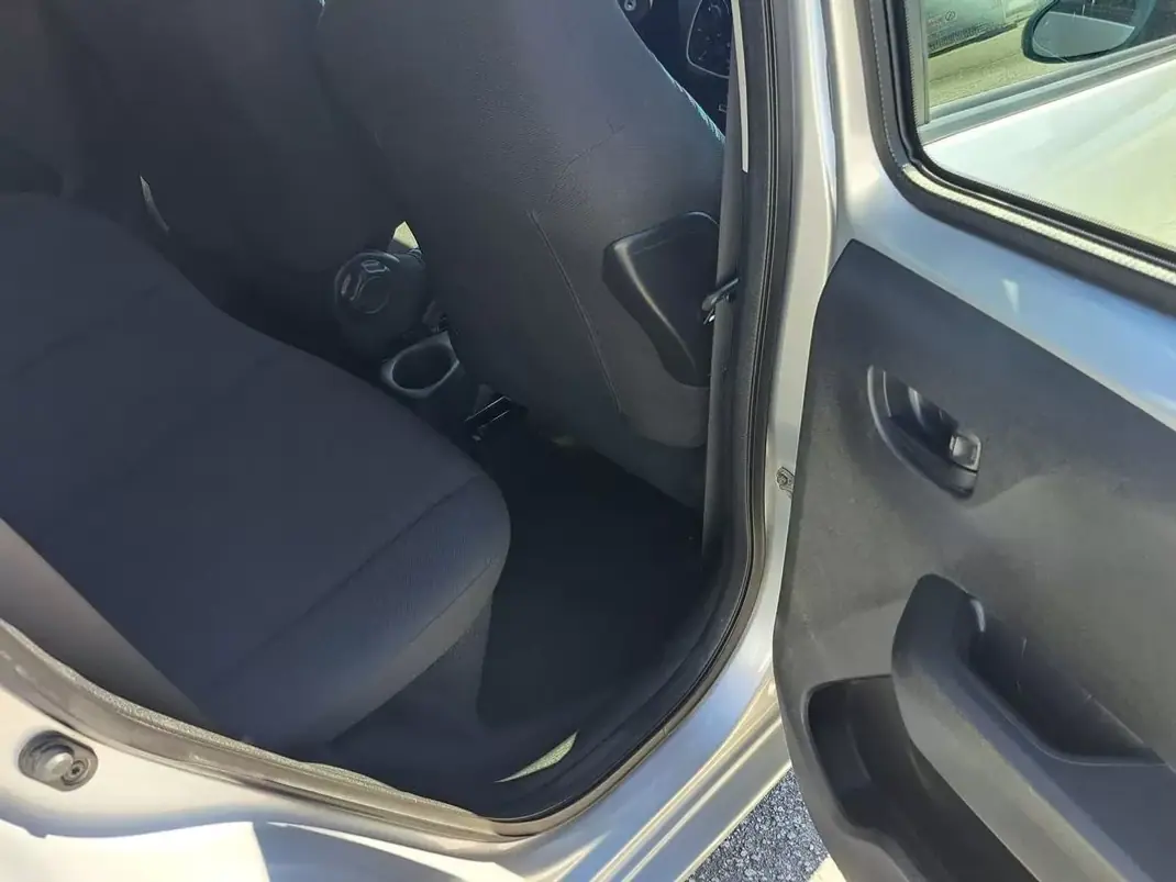 Citroën C1 2018 - 9500 EUR, 80000 km - AUTO.MOTO.pt - 80000km - foto 23 de 39
