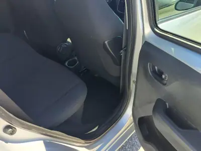 Citroën C1 2018 - 9500 EUR, 80000 km - AUTO.MOTO.pt - 80000km - foto 23 de 39