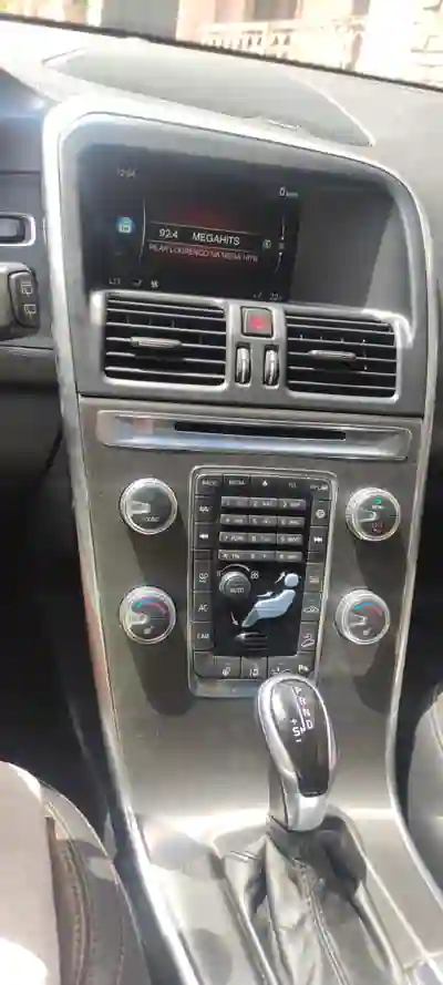 Volvo XC 60 2014 - 16000 EUR, 180000 km - AUTO.MOTO.pt - 180000km - foto 7 de 12