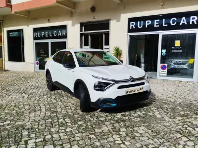 Citroën e-C4 X 2023 - 22500 EUR, 9760 km - AUTO.MOTO.pt - 9760km - foto 2 de 29