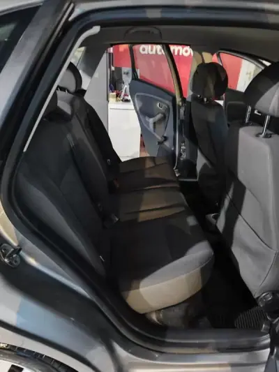 SEAT Ibiza 2007 - 3950 EUR, 300900 km - AUTO.MOTO.pt - 300900km - foto 18 de 30