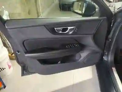 Volvo V60 2019 - 21000 EUR, 134000 km - 134000km - foto 8 de 10