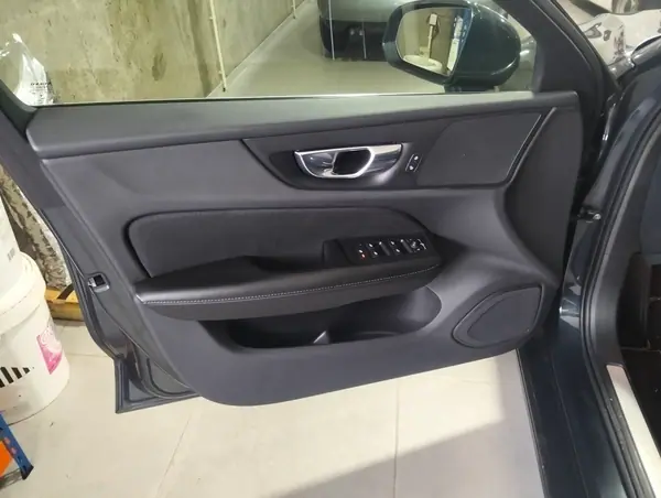 Volvo V60 2019 - 21000 EUR, 134000 km - 134000km - foto 8 de 10