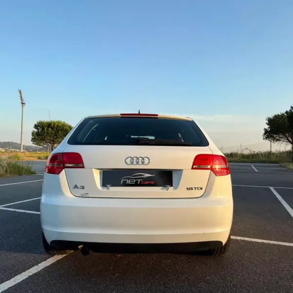 Audi A3 2010 - 6950 EUR, 355000 km - AUTO.MOTO.pt - 355000km - foto 15 de 17