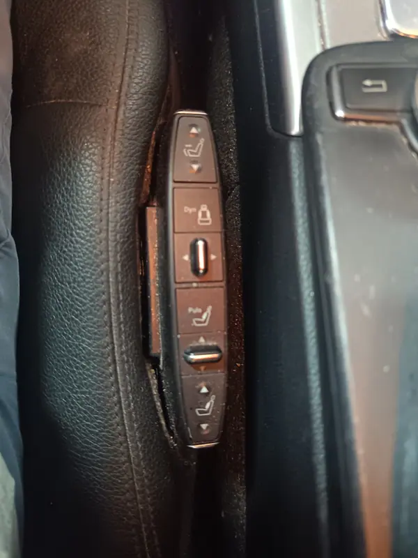 Mercedes-Benz E 200 2011 - 11000 EUR, 333000 km - 333000km - foto 7 de 14