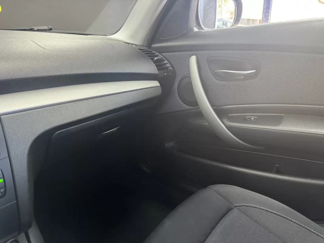 BMW 118 2010 - 9500 EUR, 241971 km - AUTO.MOTO.pt - 241971km - foto 27 de 28