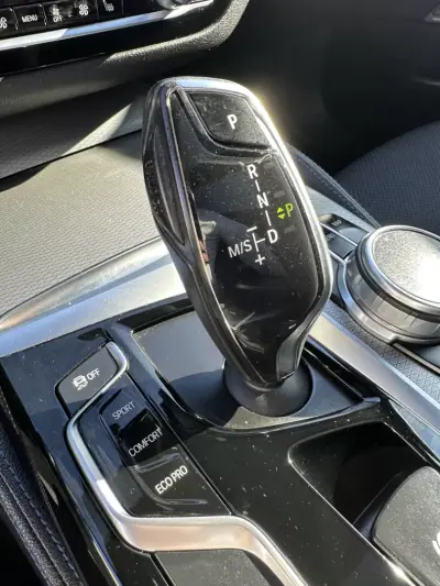 BMW 520 2018 - 28000 EUR, 217000 km - AUTO.MOTO.pt - 217000km - foto 52 de 67