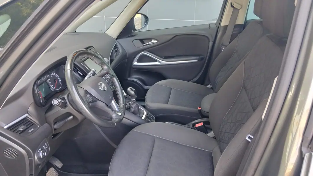 Opel Zafira 2019 - 18750 EUR, 116293 km - 116293km - foto 12 de 15