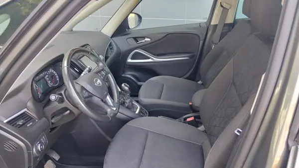 Opel Zafira 2019 - 18750 EUR, 116293 km - AUTO.MOTO.pt - 116293km - foto 12 de 15