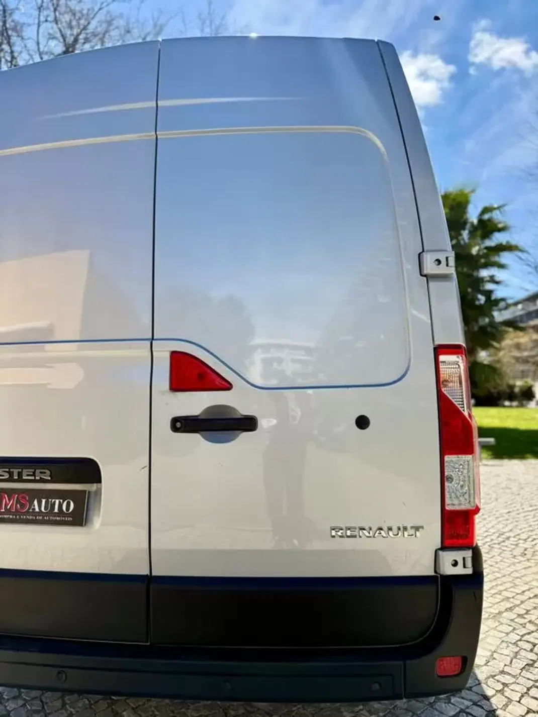 Renault Master 2.3 DCI L2H2 2020 - 17990 EUR, 144250 km - AUTO.MOTO.pt - 144250km - foto 30 de 38