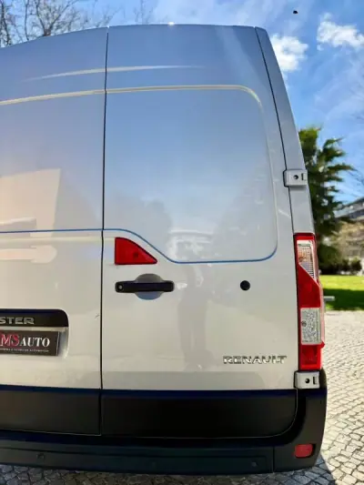 Renault Master 2.3 DCI L2H2 2020 - 17990 EUR, 144250 km - AUTO.MOTO.pt - 144250km - foto 30 de 38
