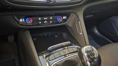 Opel Insignia Grand Sport 2018 - 12900 EUR, 149839 km - AUTO.MOTO.pt - 149839km - foto 37 de 49