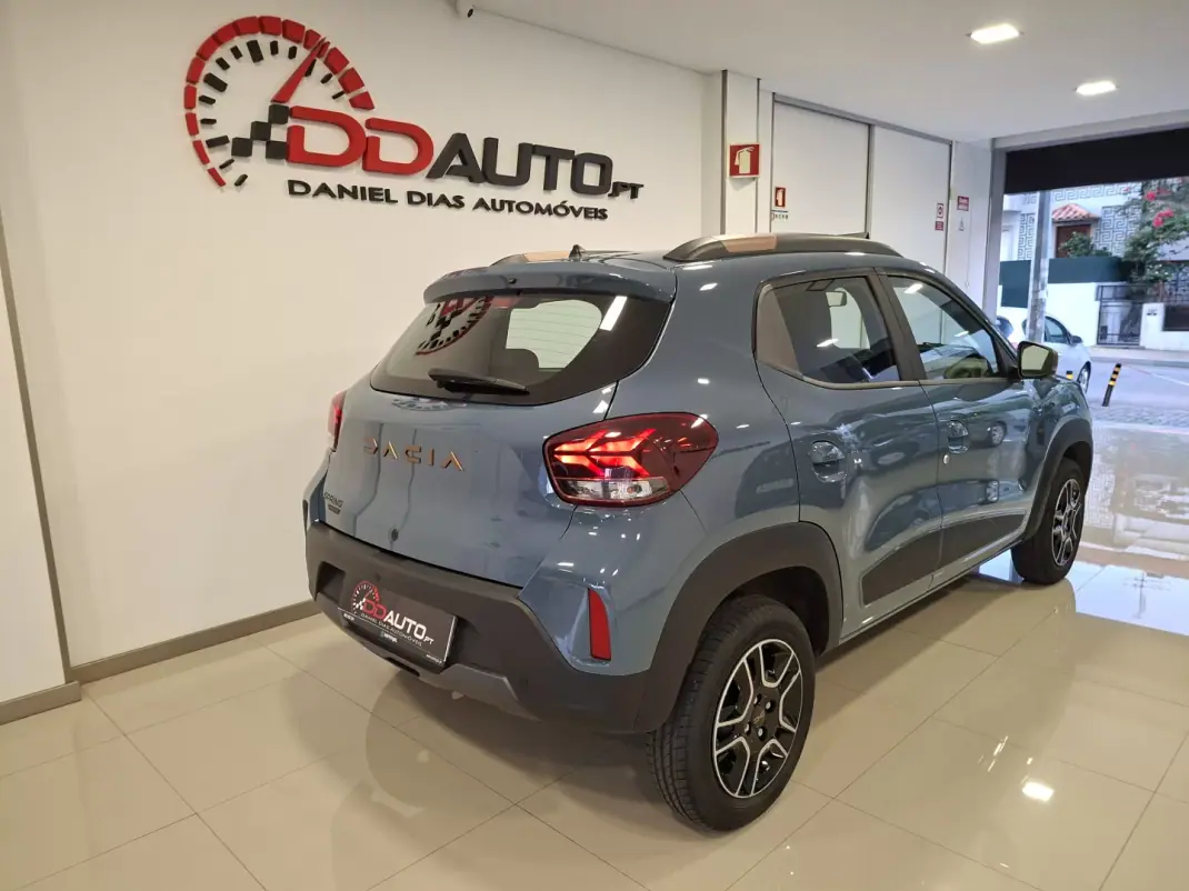 Dacia Spring 2024 - 15750 EUR, 24200 km - 24200km - foto 2 de 11