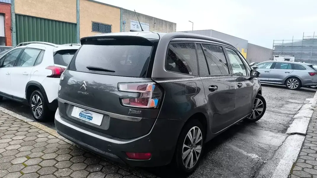Citroën C4 Grand Picasso 2015 - 11400 EUR, 169000 km - AUTO.MOTO.pt - 169000km - foto 9 de 15