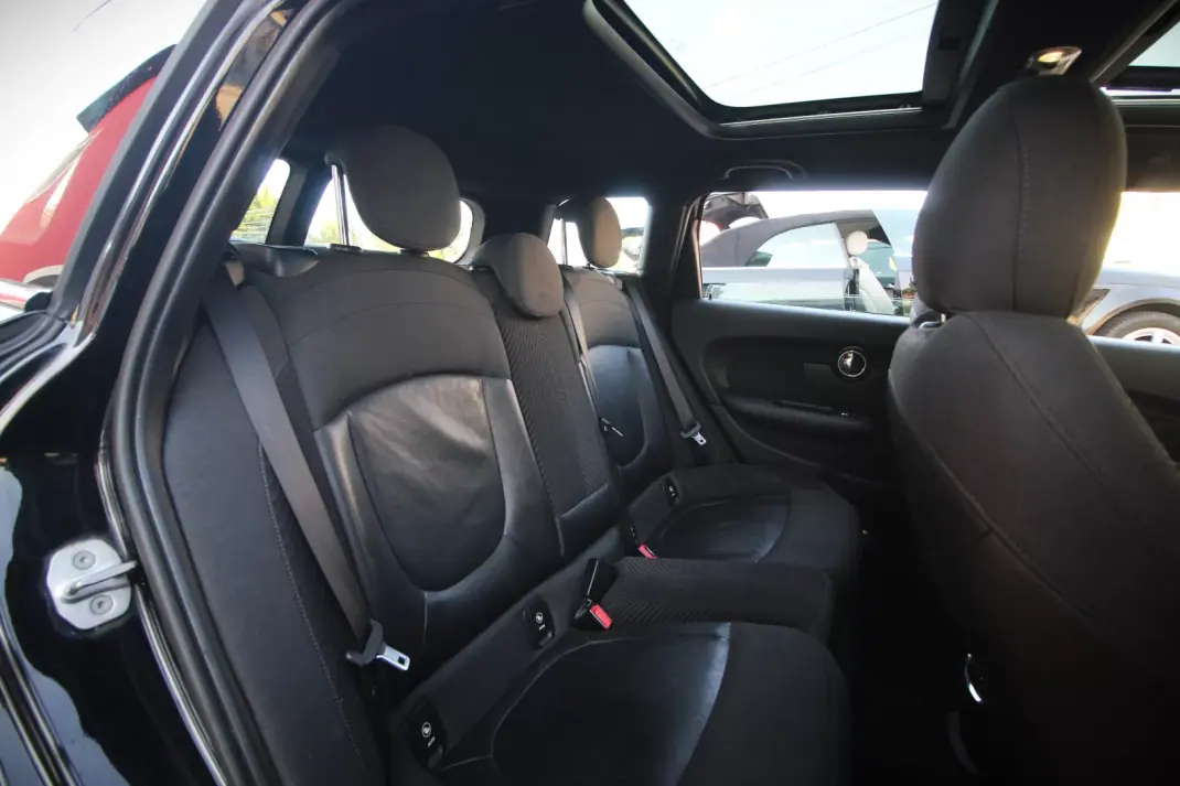 MINI Clubman 2017 - 14990 EUR, 195000 km - 195000km - foto 25 de 29