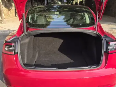 Tesla Model 3 2021 - 27499 EUR, 74631 km - 74631km - foto 13 de 34
