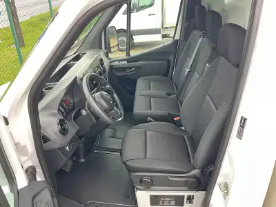 Mercedes-Benz Sprinter 515 CDI Contentor + Plataforma Elevatória 2022 - 46900 EUR, 72000 km - AUTO.MOTO.pt - 72000km - foto 20 de 30