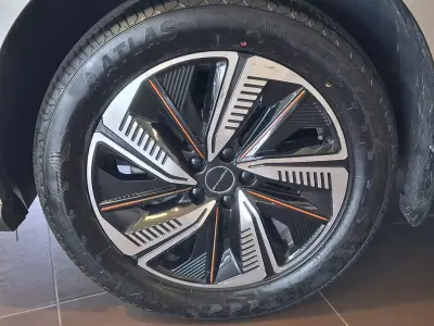 Forthing Friday EV 2025 - 42750 EUR, 13500 km - AUTO.MOTO.pt - 13500km - foto 7 de 33