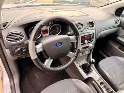 Ford Focus SW 2010 - 7990 EUR, 256850 km - AUTO.MOTO.pt - 256850km - foto 8 de 8