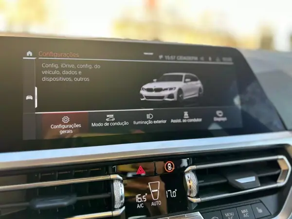 BMW 330 2019 - 30000 EUR, 206305 km - AUTO.MOTO.pt - 206305km - foto 32 de 43
