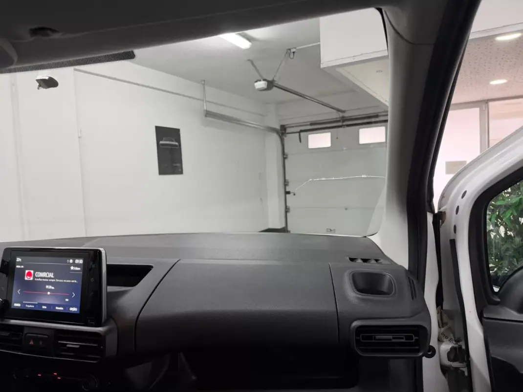 Opel COMBO 2019 - 12990 EUR, 104000 km - 104000km - foto 19 de 27
