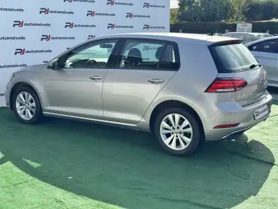 Volkswagen Golf 2017 - 14850 EUR, 162567 km - AUTO.MOTO.pt - 162567km - foto 9 de 20