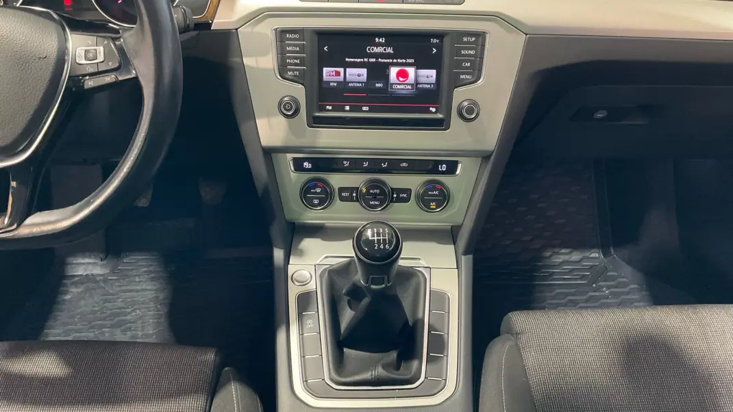 Volkswagen Passat 2015 - 14999 EUR, 99421 km - AUTO.MOTO.pt - 99421km - foto 7 de 7