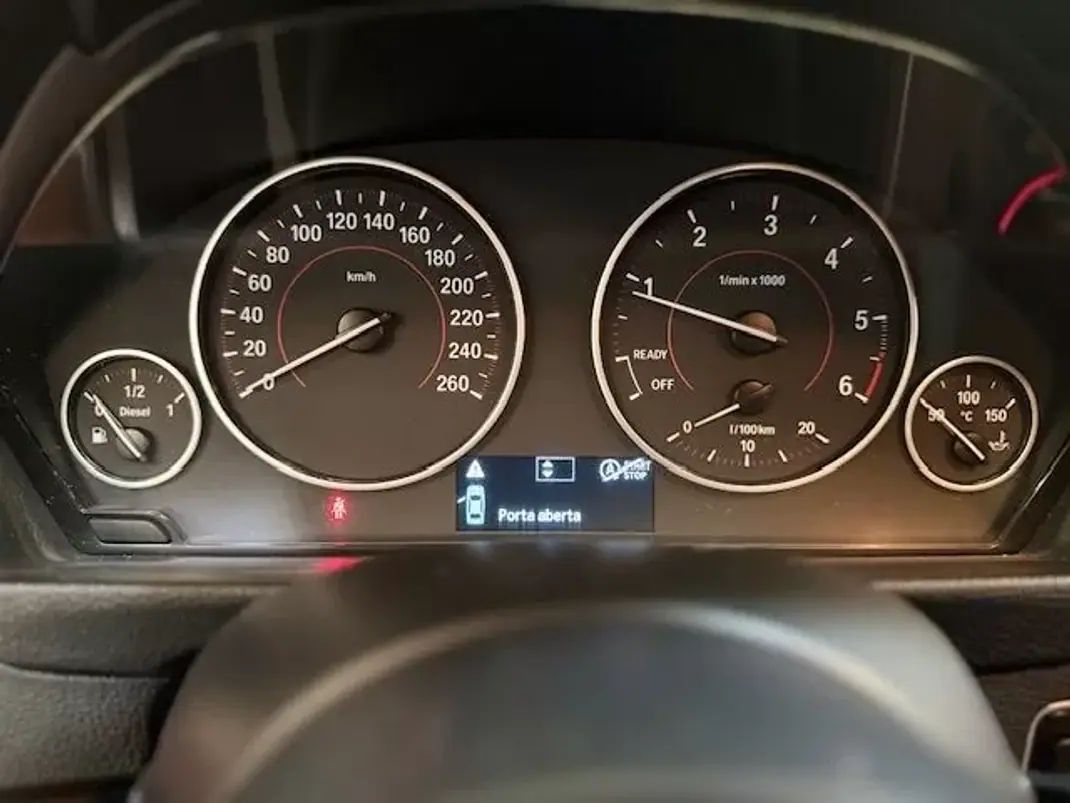 BMW 320 2013 - 11250 EUR, 242000 km - AUTO.MOTO.pt - 242000km - foto 18 de 20