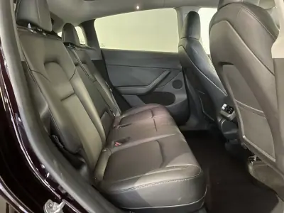 Tesla Model Y 2023 - 38900 EUR, 80000 km - 80000km - foto 32 de 38