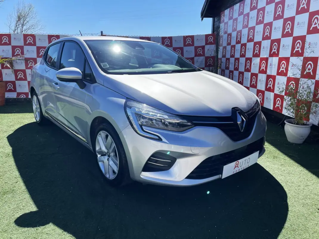 Renault Clio 2021 - 13990 EUR, 136670 km - AUTO.MOTO.pt - 136670km - foto 1 de 20