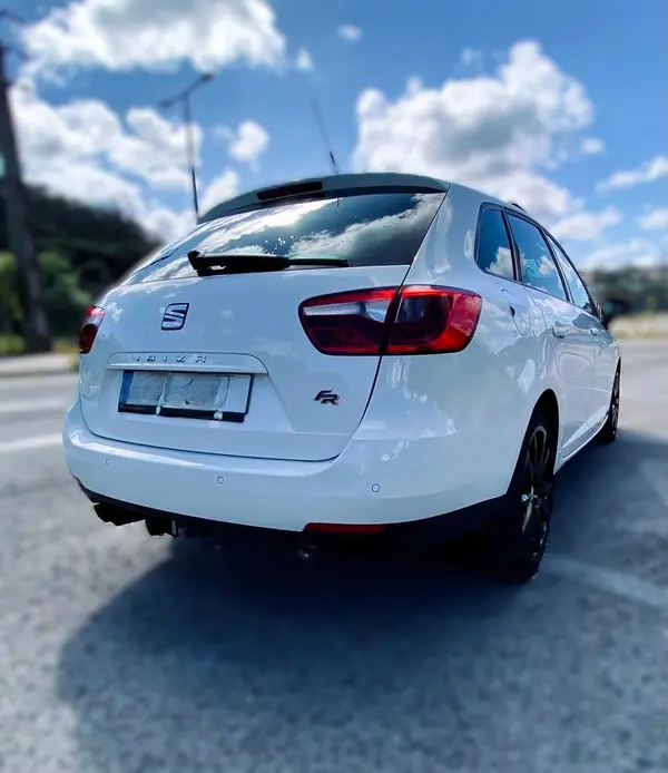 SEAT Ibiza ST 2015 - 9250 EUR, 124000 km - AUTO.MOTO.pt - 124000km - foto 8 de 16