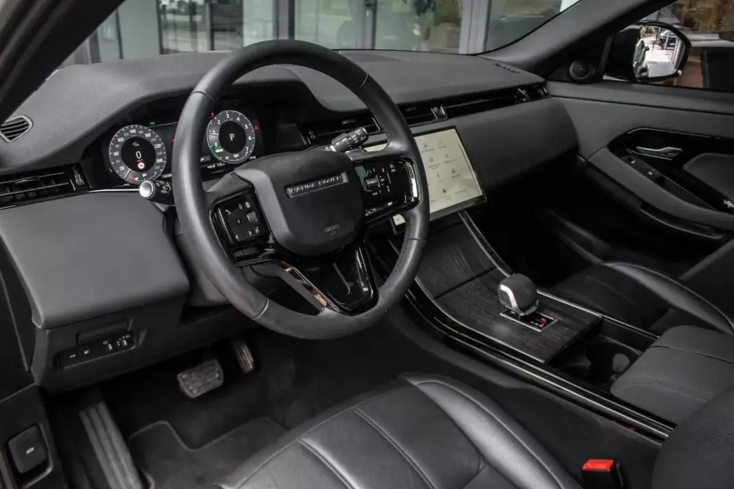 Land Rover Range Rover Evoque 2025 - 48990 EUR, 16300 km - 16300km - foto 21 de 39