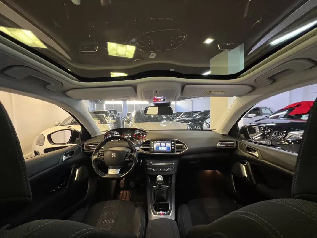 Peugeot 308 SW 2016 - 10990 EUR, 160000 km - 160000km - foto 6 de 42