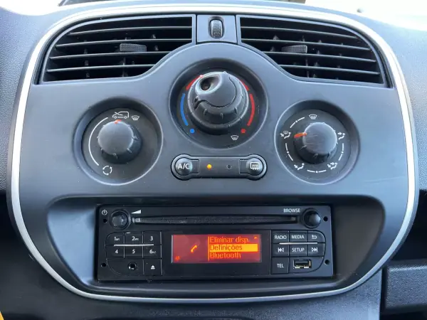 Renault Kangoo 1.5 DCi Business 2020 - 13490 EUR, 142280 km - AUTO.MOTO.pt - 142280km - foto 13 de 17