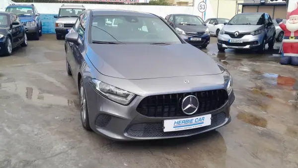 Mercedes-Benz A 180 2020 - 24500 EUR, 99999 km - AUTO.MOTO.pt - 99999km - foto 4 de 16