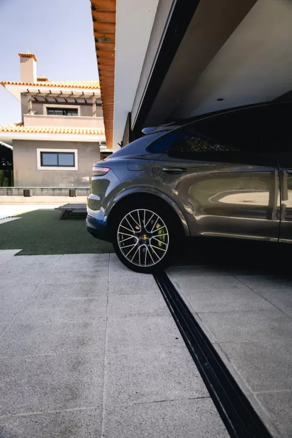 Porsche Cayenne Coupé 2019 - 62900 EUR, 253000 km - AUTO.MOTO.pt - 253000km - foto 17 de 40