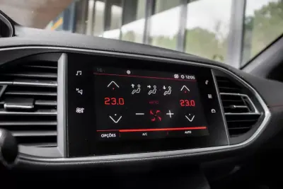 Peugeot 308 2020 - 17990 EUR, 142466 km - AUTO.MOTO.pt - 142466km - foto 41 de 45