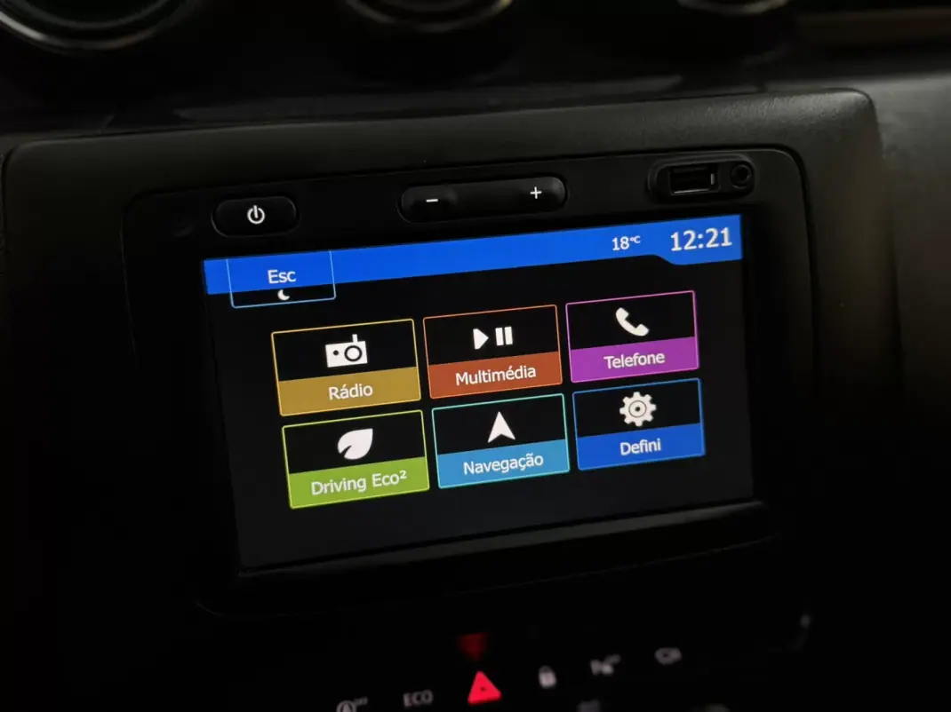 Dacia Duster 2020 - 15750 EUR, 128000 km - AUTO.MOTO.pt - 128000km - foto 44 de 60