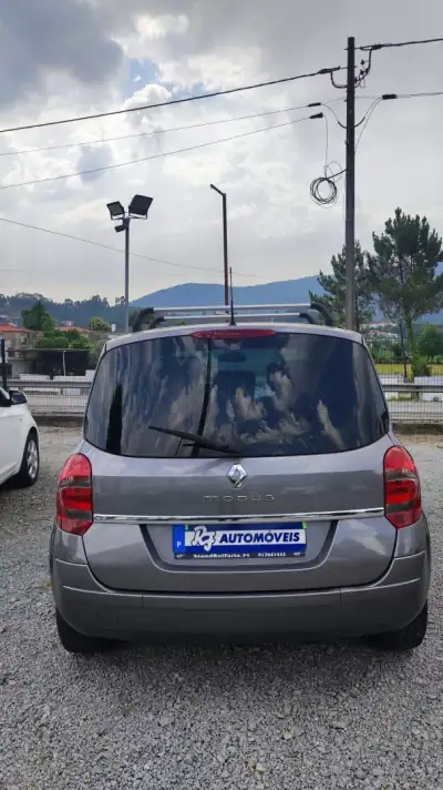 Renault Grand Modus 2009 - 6589 EUR, 209758 km - AUTO.MOTO.pt - 209758km - foto 13 de 15
