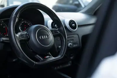 Audi A1 Sportback 2014 - 12999 EUR, 166122 km - AUTO.MOTO.pt - 166122km - foto 7 de 25