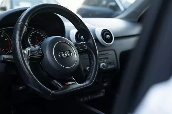 Audi A1 Sportback 2014 - 12999 EUR, 166122 km - AUTO.MOTO.pt - 166122km - foto 7 de 25