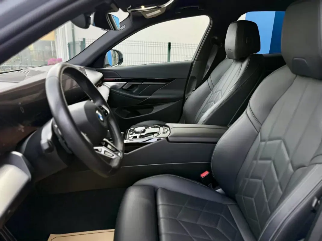 BMW 520 2024 - 52450 EUR, 45000 km - AUTO.MOTO.pt - 45000km - foto 13 de 27