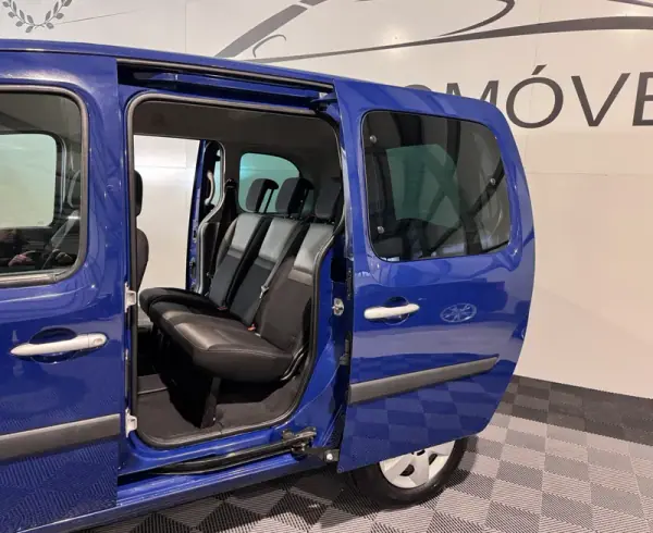 Renault Kangoo 2019 - 15900 EUR, 177924 km - AUTO.MOTO.pt - 177924km - foto 5 de 35
