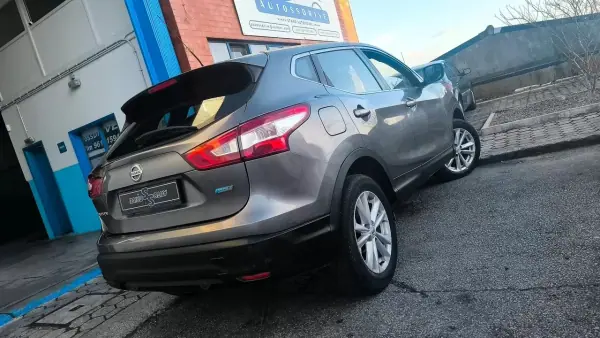 Nissan Qashqai 2015 - 11900 EUR, 165000 km - AUTO.MOTO.pt - 165000km - foto 12 de 16